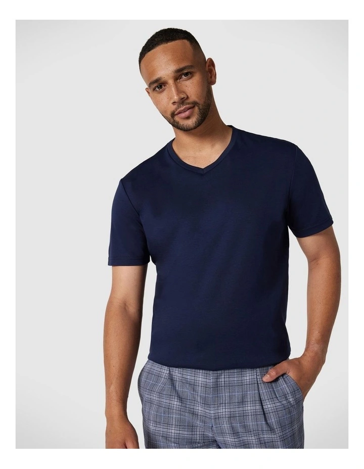 Slim V-neck Travel T-shirt in Navy