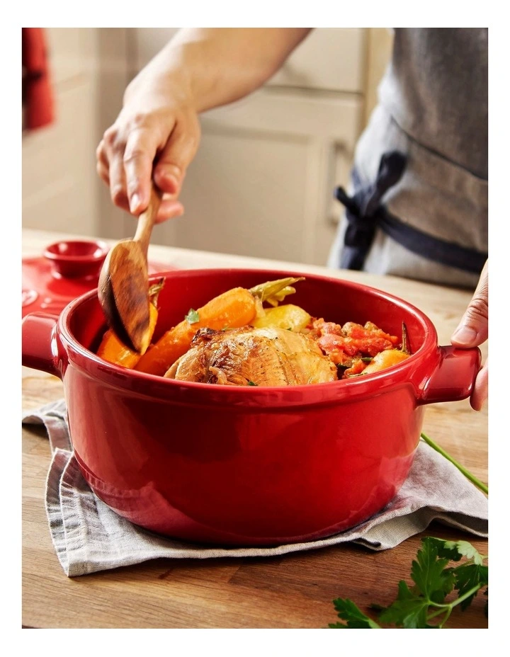 Emile Henry Round Stewpot 2.5L In Charcoal