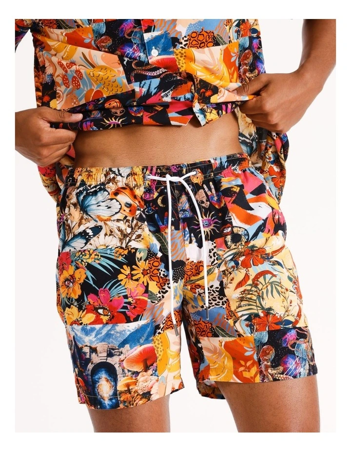 Patchwork Print Short in Multicolour