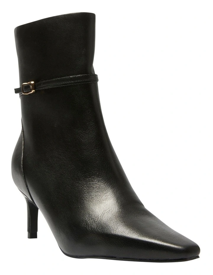 Urgent Boots in Black Leather