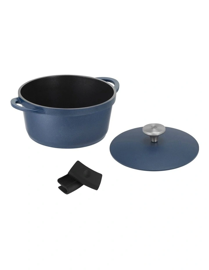 Agile Non-Stick Casserole 20cm/2.4L in Navy