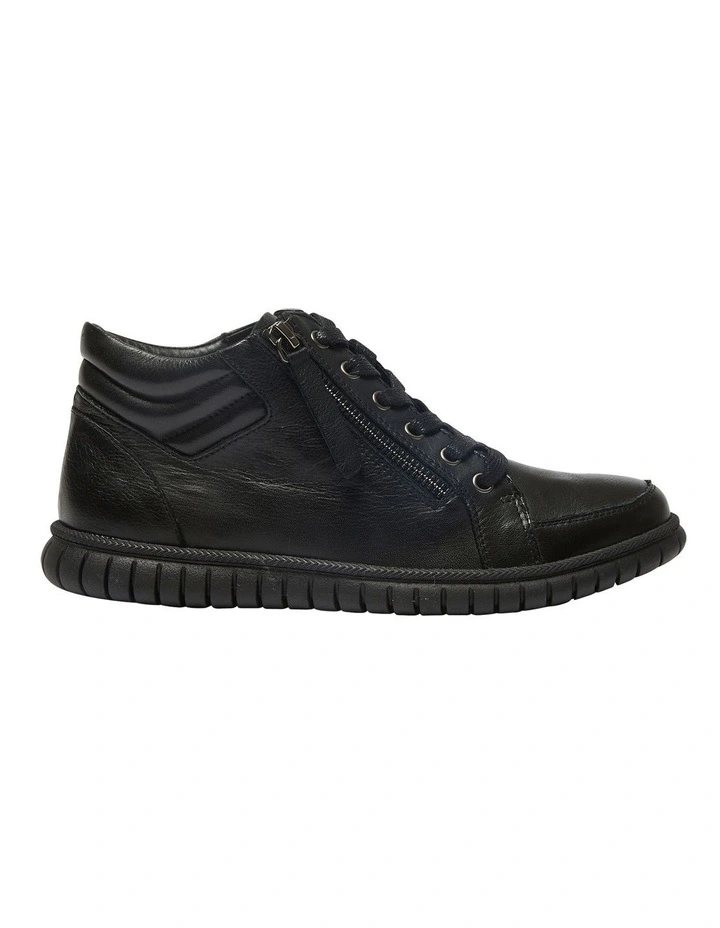 Fable Boots in Black Leather