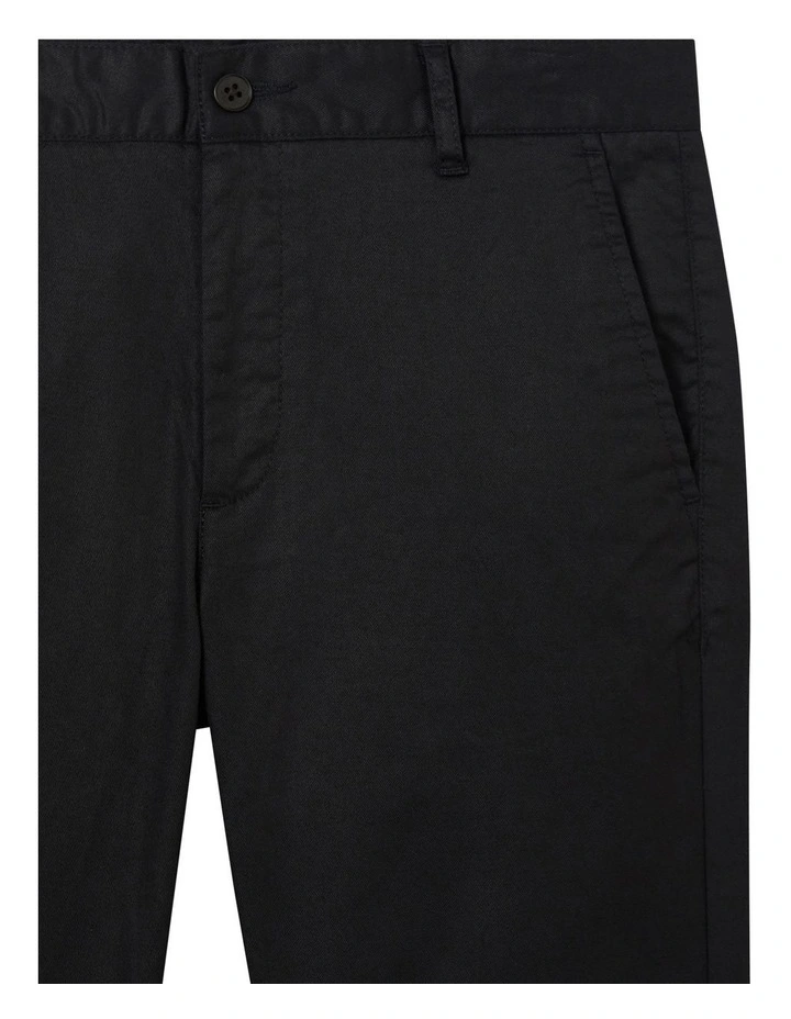 Junior Fit Casual Twill Pant in Black