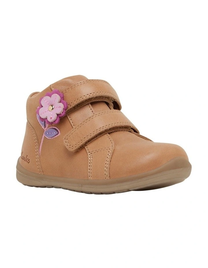 Manuela Boots in Tan