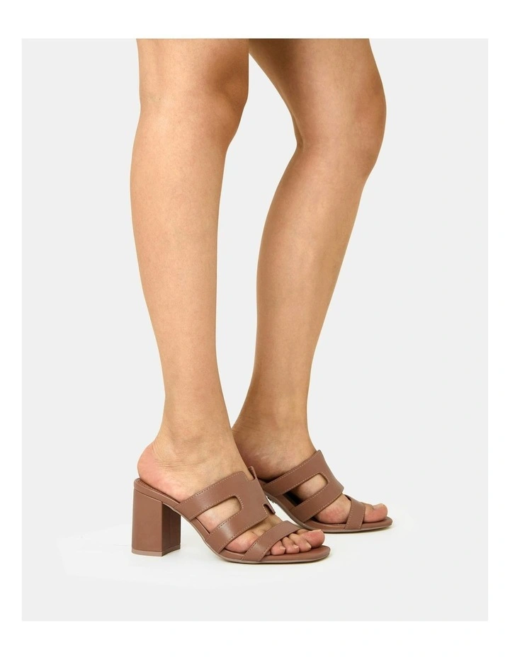 Freddy Heels in Caramel