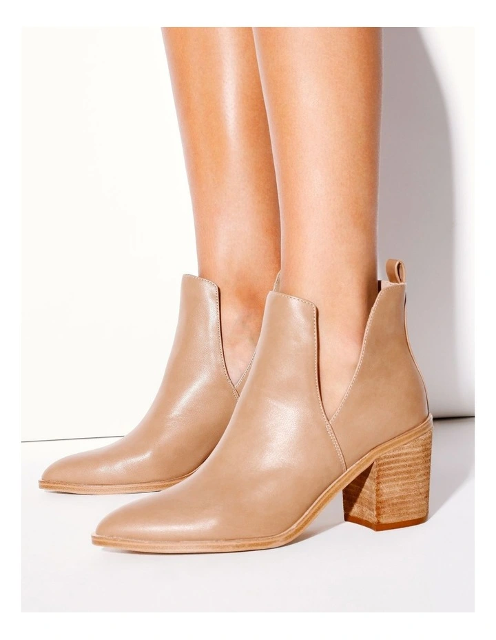 Willa Boot In Nougat