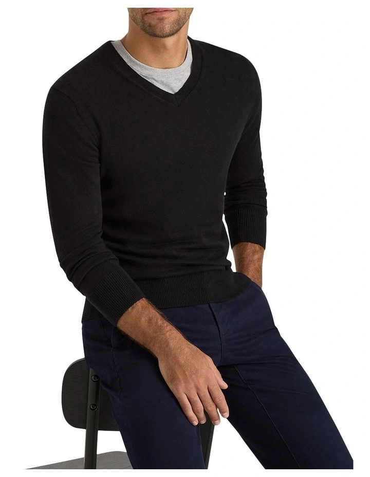 Asher Cotton Cashmere Vee in Black