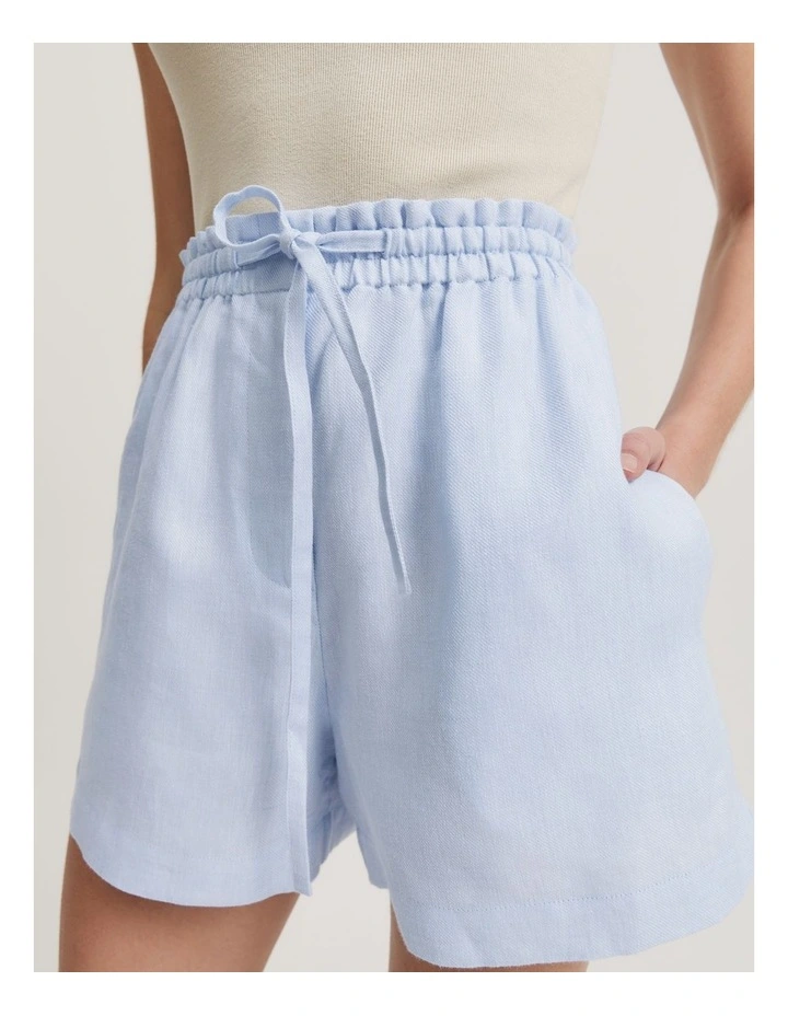 Organically Grown Linen Relaxed Short in Chambray Blue