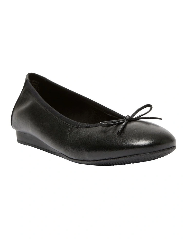 Belamy Flat Shoes in Black Leather