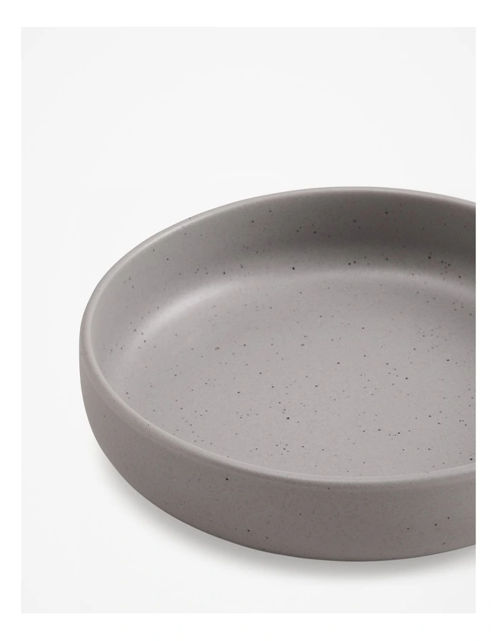 Tapas Shallow Bowl in Pale Grey