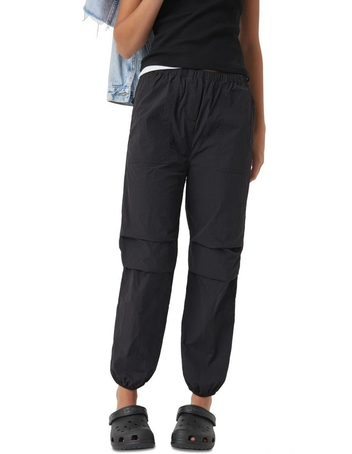 Lightweight Cargo Pant in Black