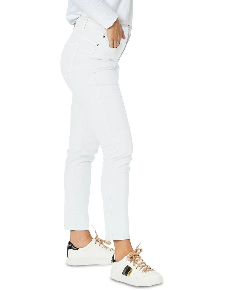 Wonder Slim Leg Jeans in White
