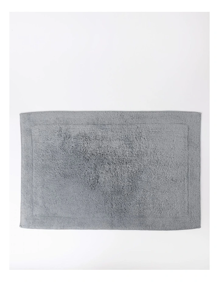 Lyon Bath Mat in Hydrangea