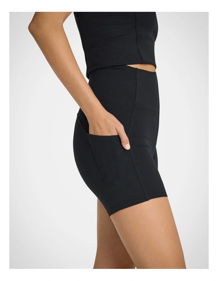 Rib Luxesoft Pocket Mid Thigh Bike Shorts in Black