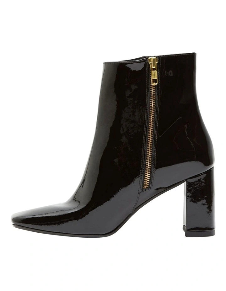 Arriva Gloss Leather Boot in Black