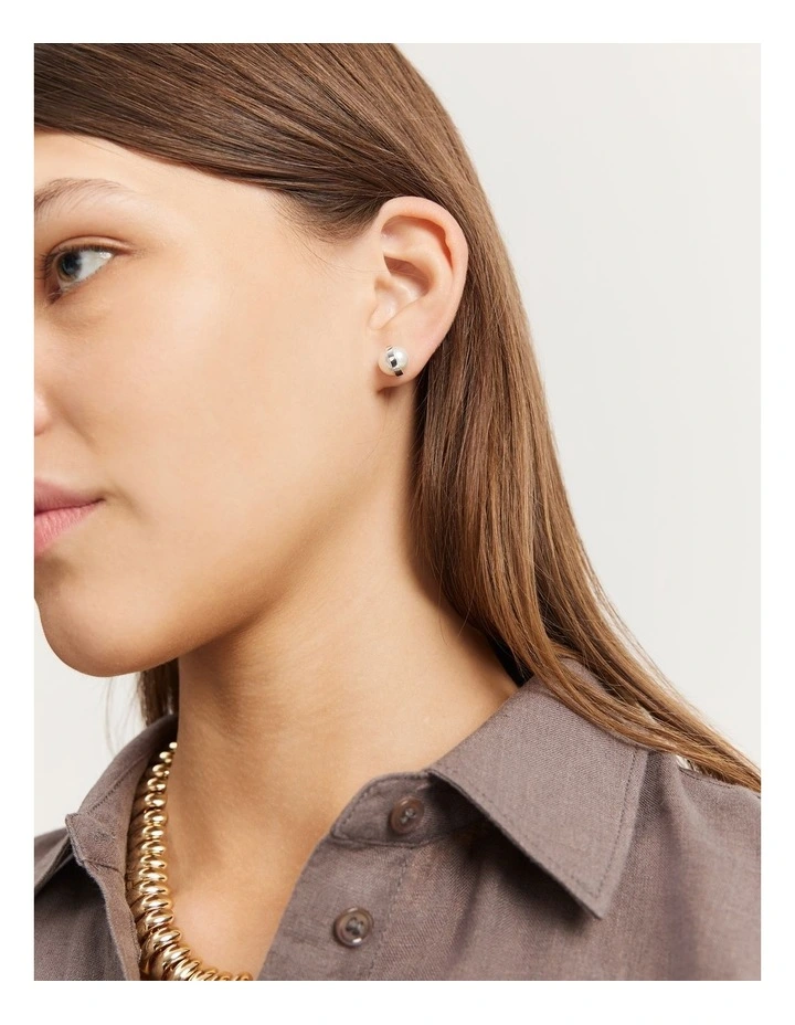 Pearl Stud in Silver