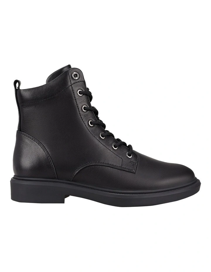Alice Boot in Black