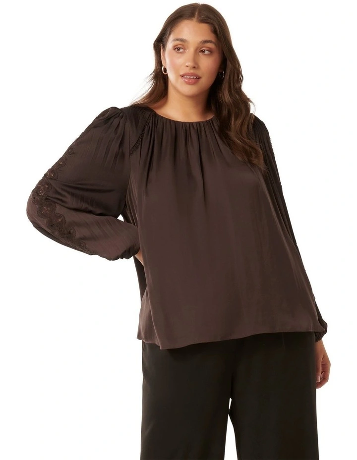 Della Detail Blouse in Brown