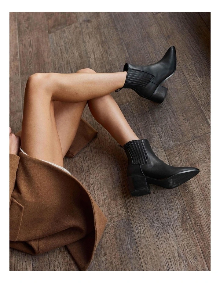 Fillipin Ankle Boot in Black