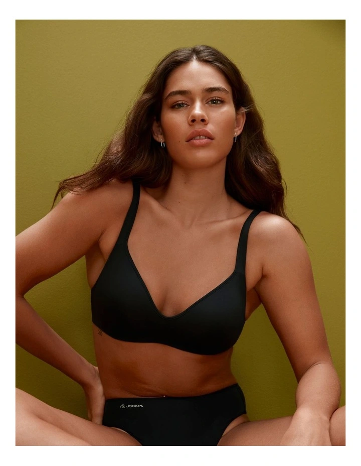 Barely There Wirefree in Black