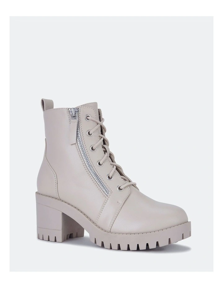 Dariel Boots in Cream