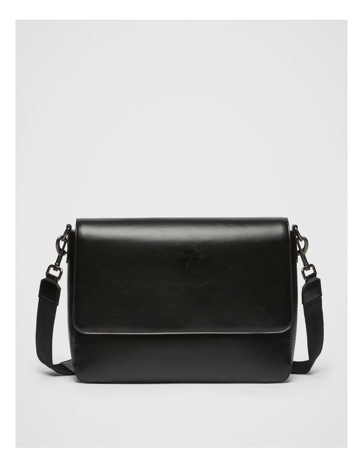 Jake Messenger Bag in Black