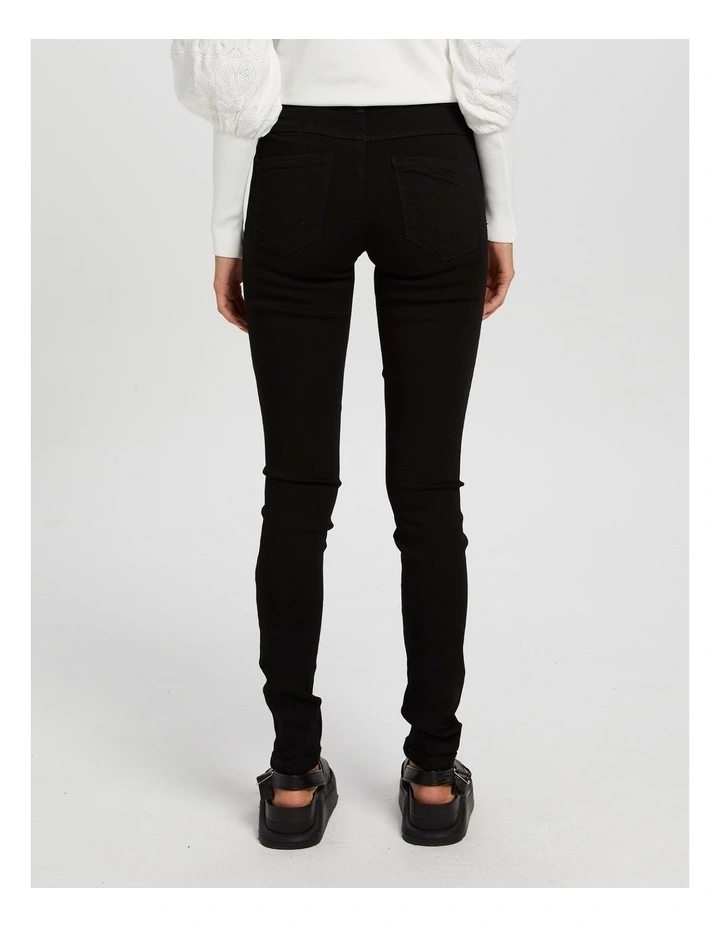 Rain Skinny Jean in Black