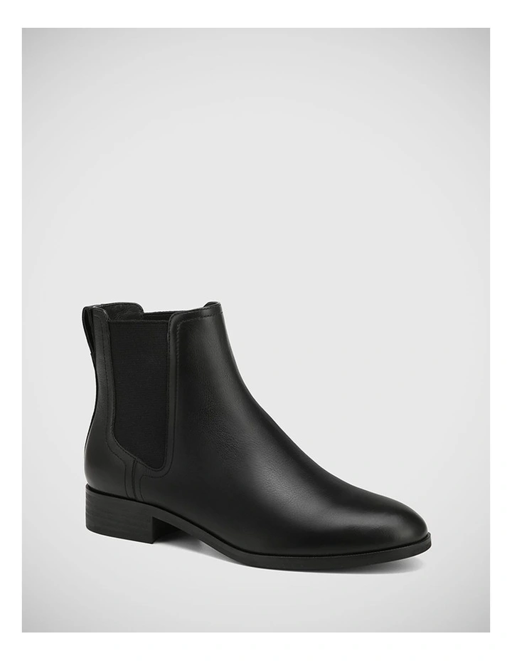 Chillie Tumbled Leather Boot in Black