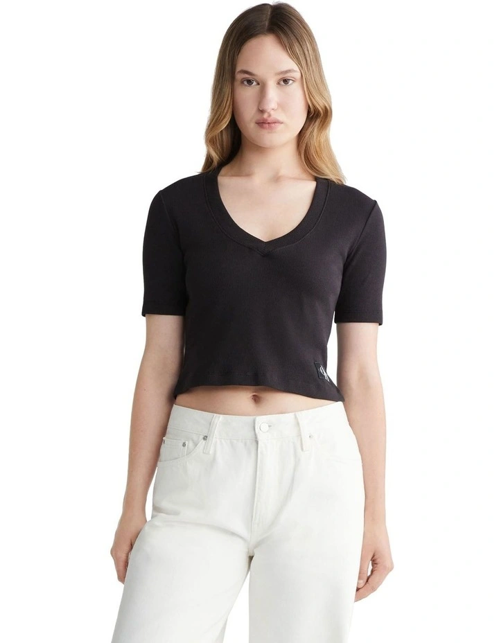 Woven Label Rib V-Neck Tee in Black
