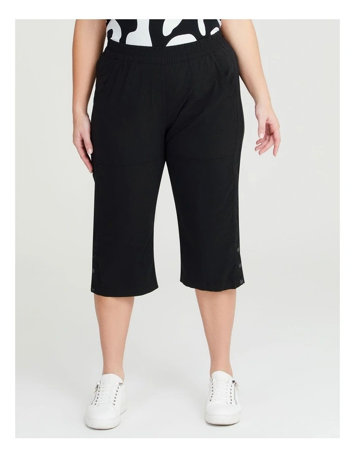 Active Crop Button Pant in Black