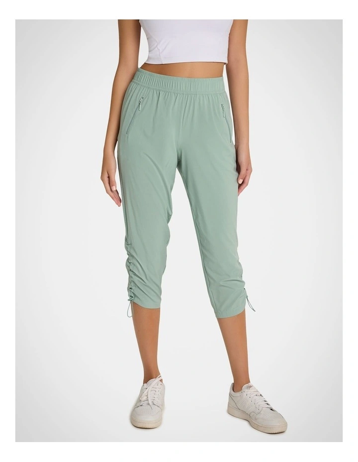 Light 3/4 Pants in Sage