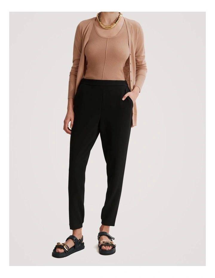 Pull-on Woven Pant in Black