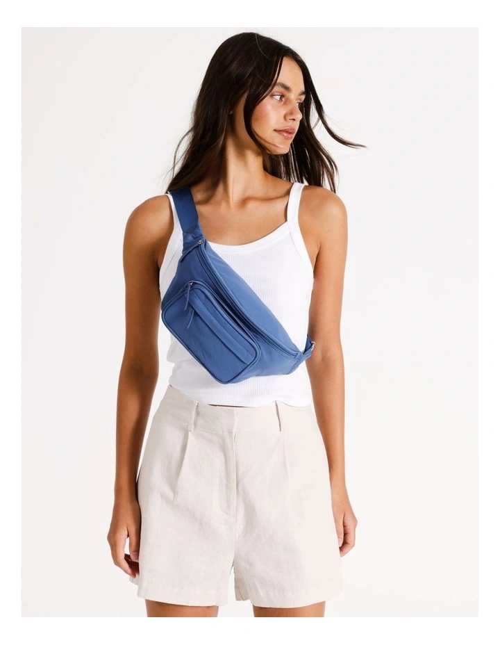 Tai Waistbag in Blue