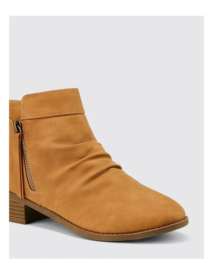 Dagali Boots in Tan