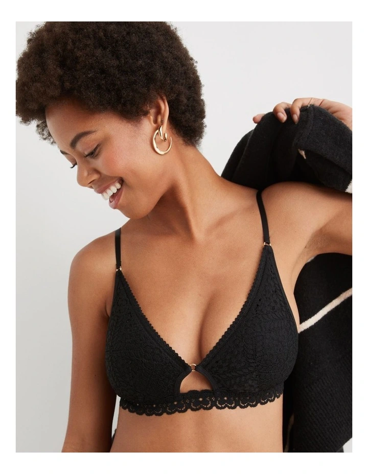 Show Off Cozy Lace Padded Bralette in True Black