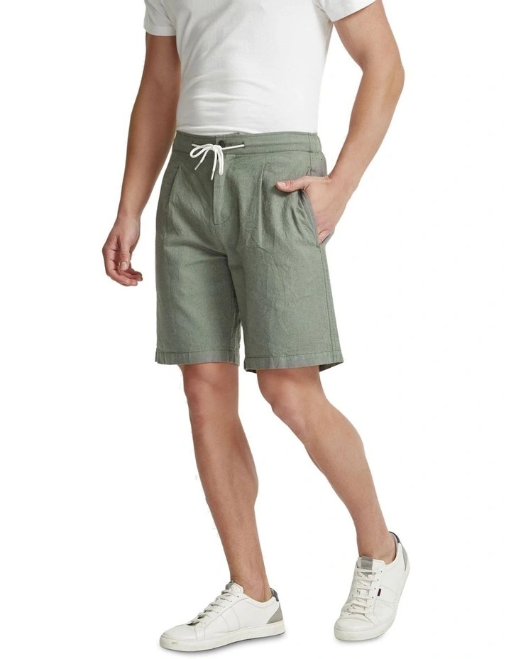 Barney Linen Blend Shorts in Moss Green