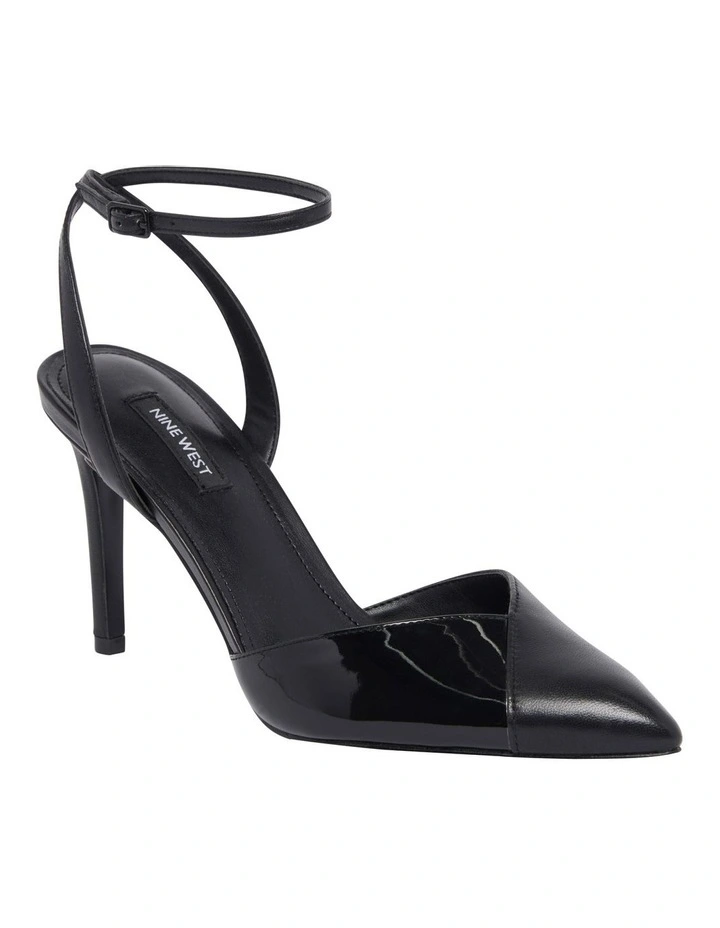 Evely Pump in Black