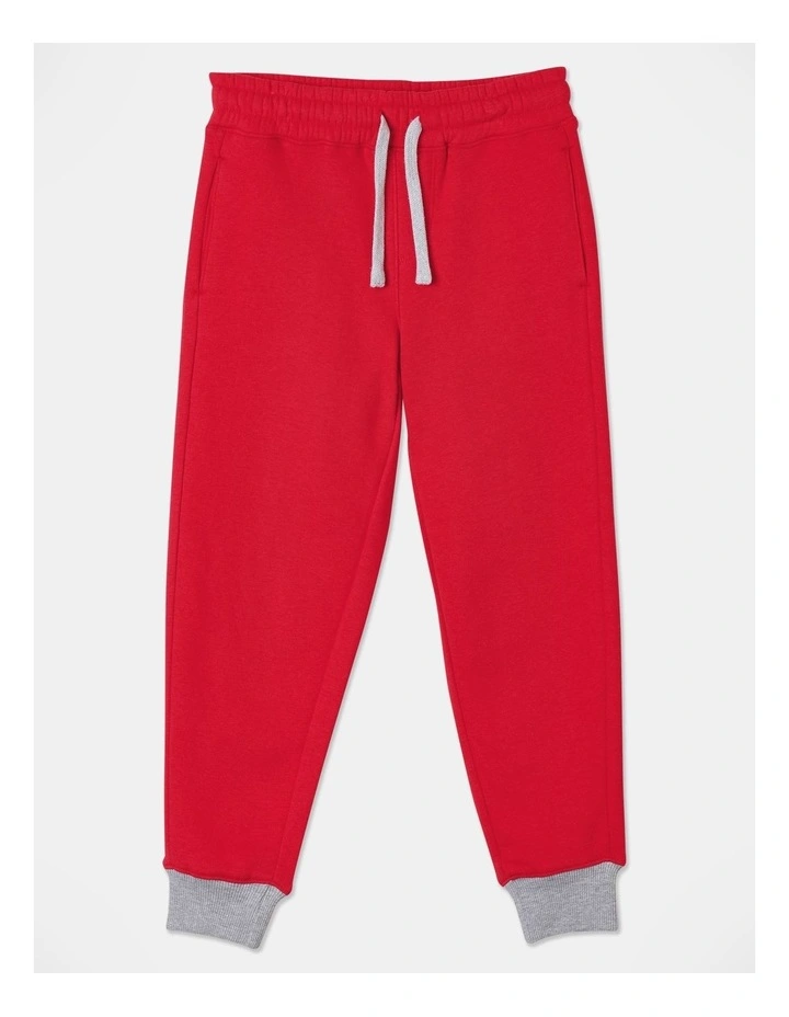 Essentials Trackpant in Red