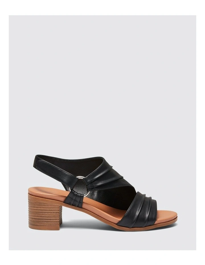 Usera Heels in Black