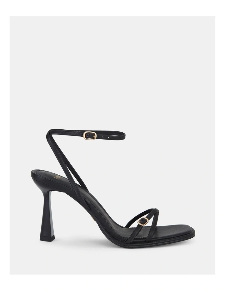 Mateo Heels in Black