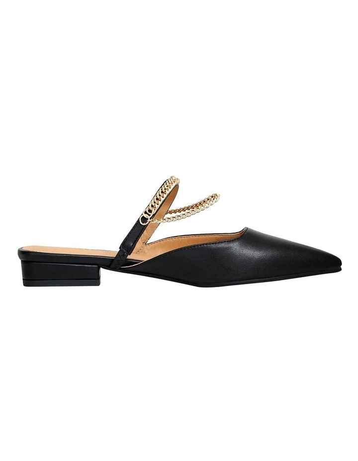 On The Go Leather Chain Flat
