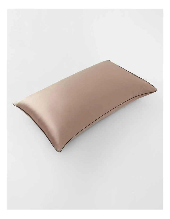 Lanham Piped Pillowcase in Mocha