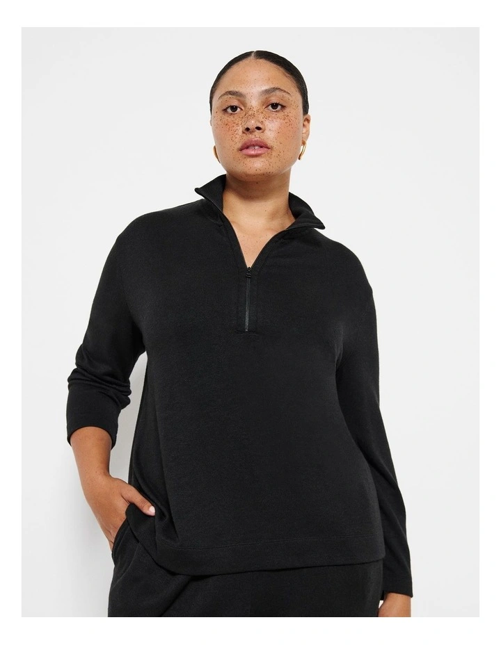 The Lounge Top in Black
