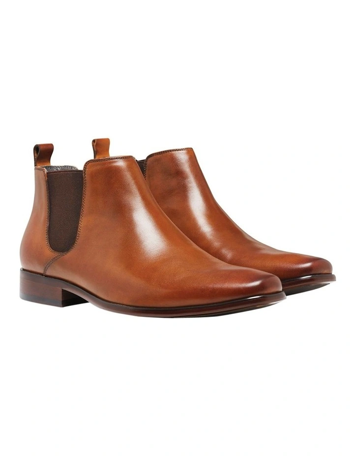 Kick Cognac Chelsea Boot in Brown