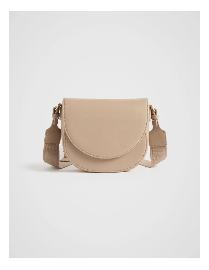 Rounded Saddle Bag in Champagne Beige