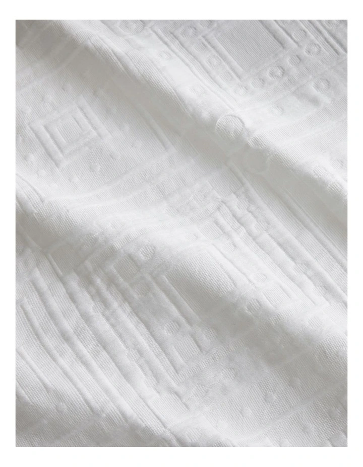 Mander Quilt Cover in White