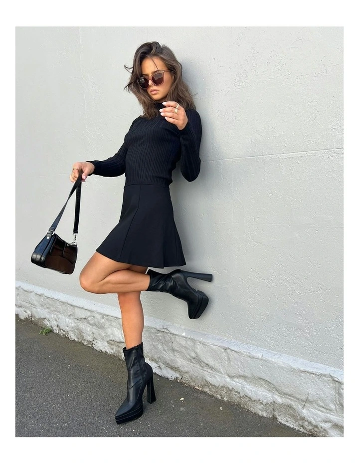 Yoshii Boots in Black