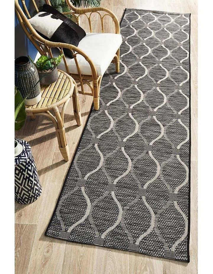 Terrace Rug 5501 in Black