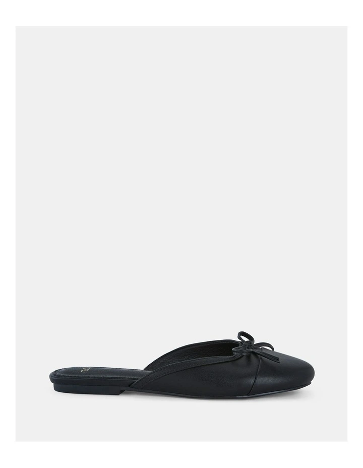 Chieti Flats in Black