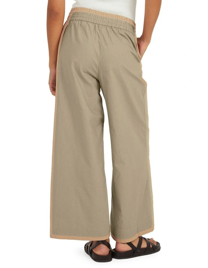 Lekeitio Bay Beach Trousers in Warm Taupe